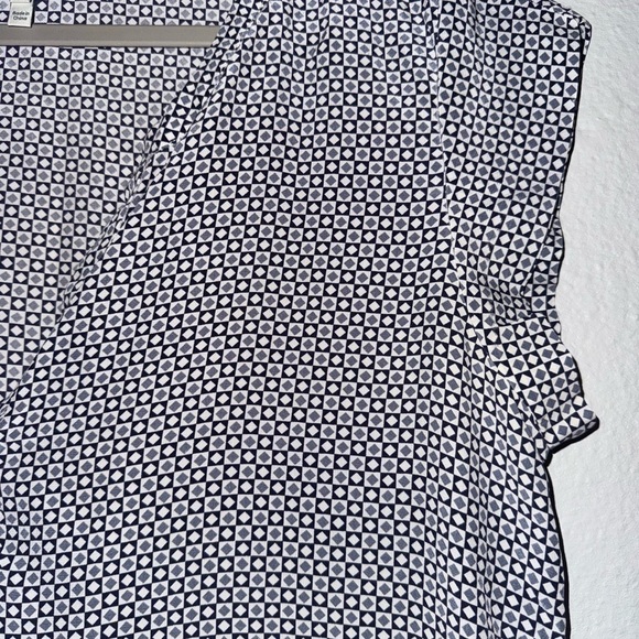 Silk Joie Women's Navy Gray White Geometric Blouse size Medium - Picture 6 of 8